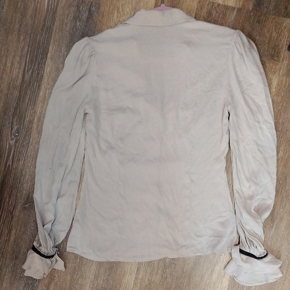 Bebe Puff Sleeve Ruffled Blouse White and Black - Picture 4 of 4